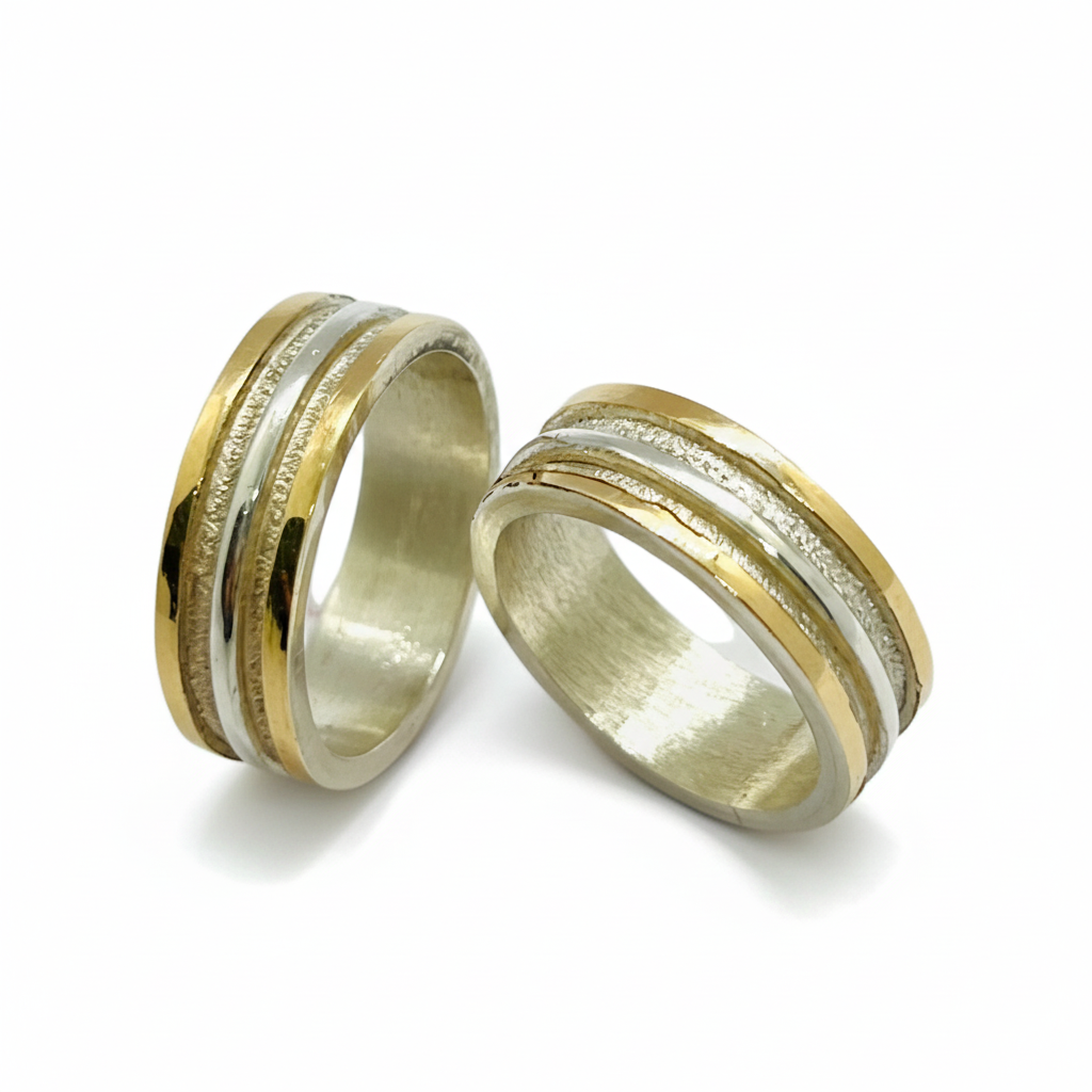 Argollas de Matrimonio Inglesas Satinadas 7mm Plata Nacional con aplicaciones de Oro 14k