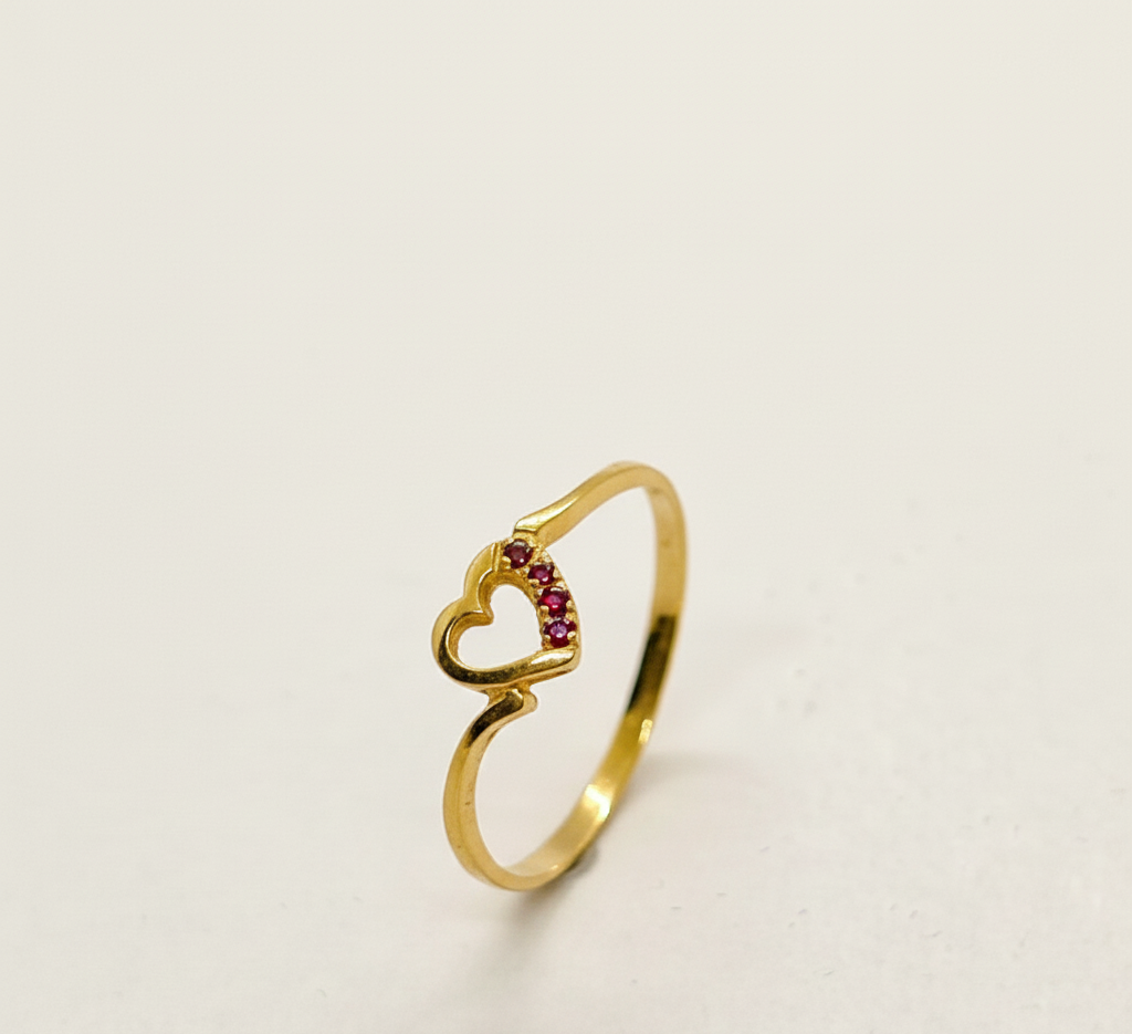 Anillo Corazon Pequeño con 3 Cristales Oro 18k