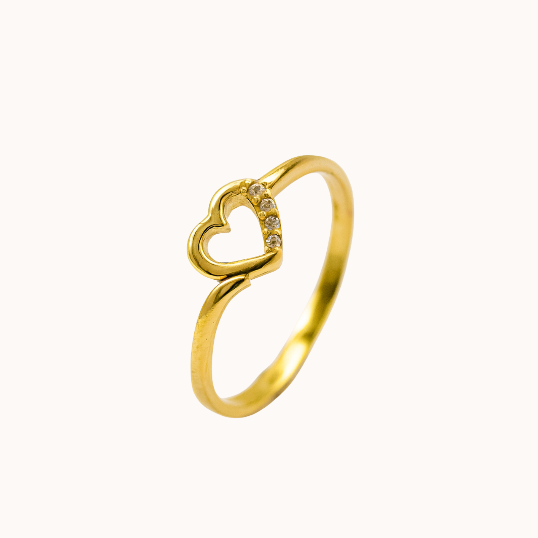 Anillo Corazon Pequeño con 3 Cristales Oro 18k