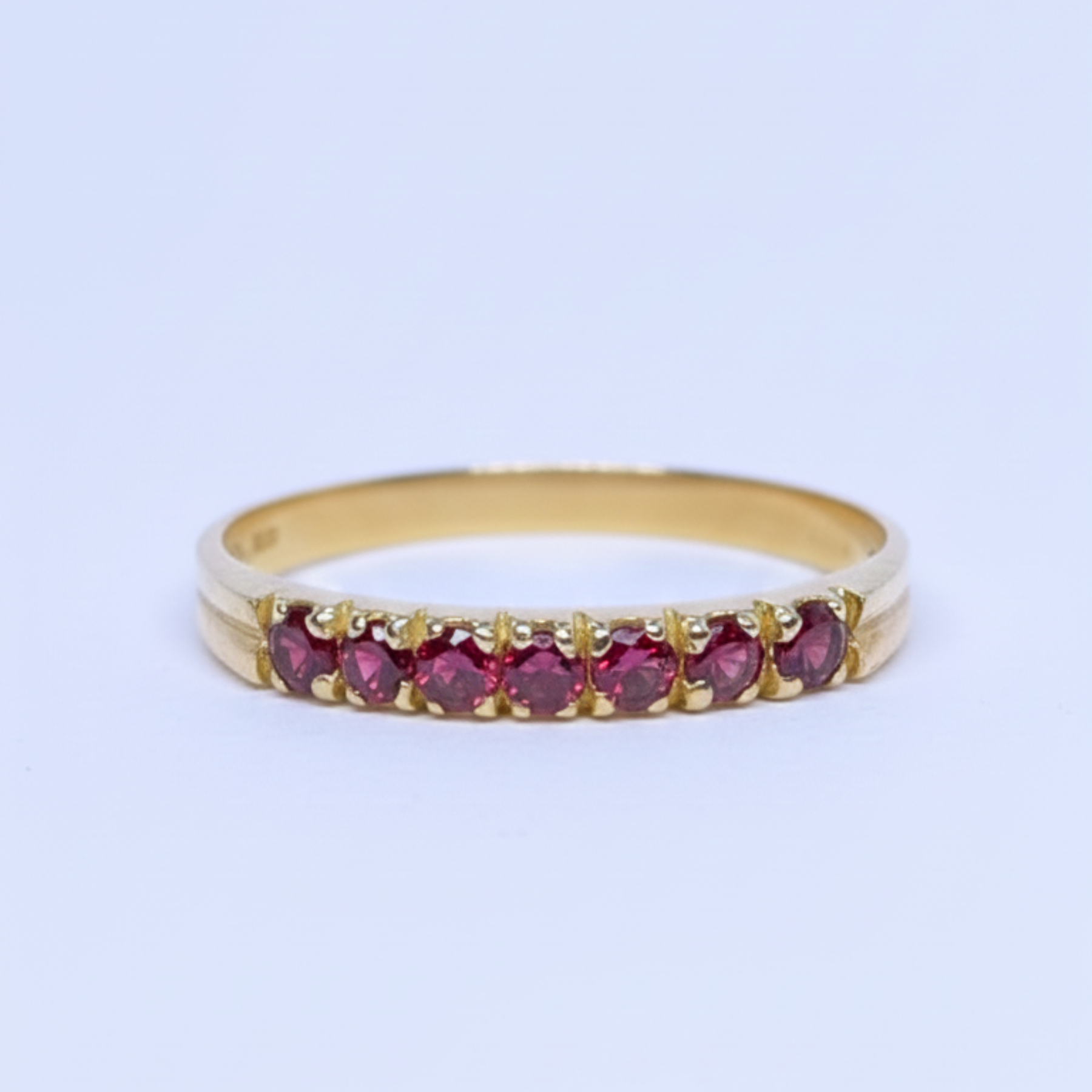 Anillo Cintillo 7 Cristales Oro 18k