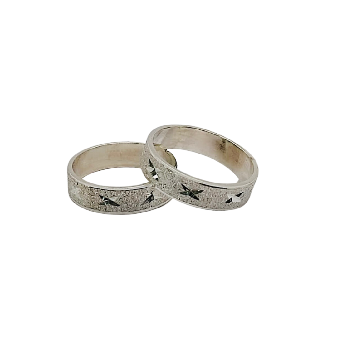 Argollas de Matrimonio Planas 4mm Facetada Modelo Satinado con Estrellas Plata Nacional