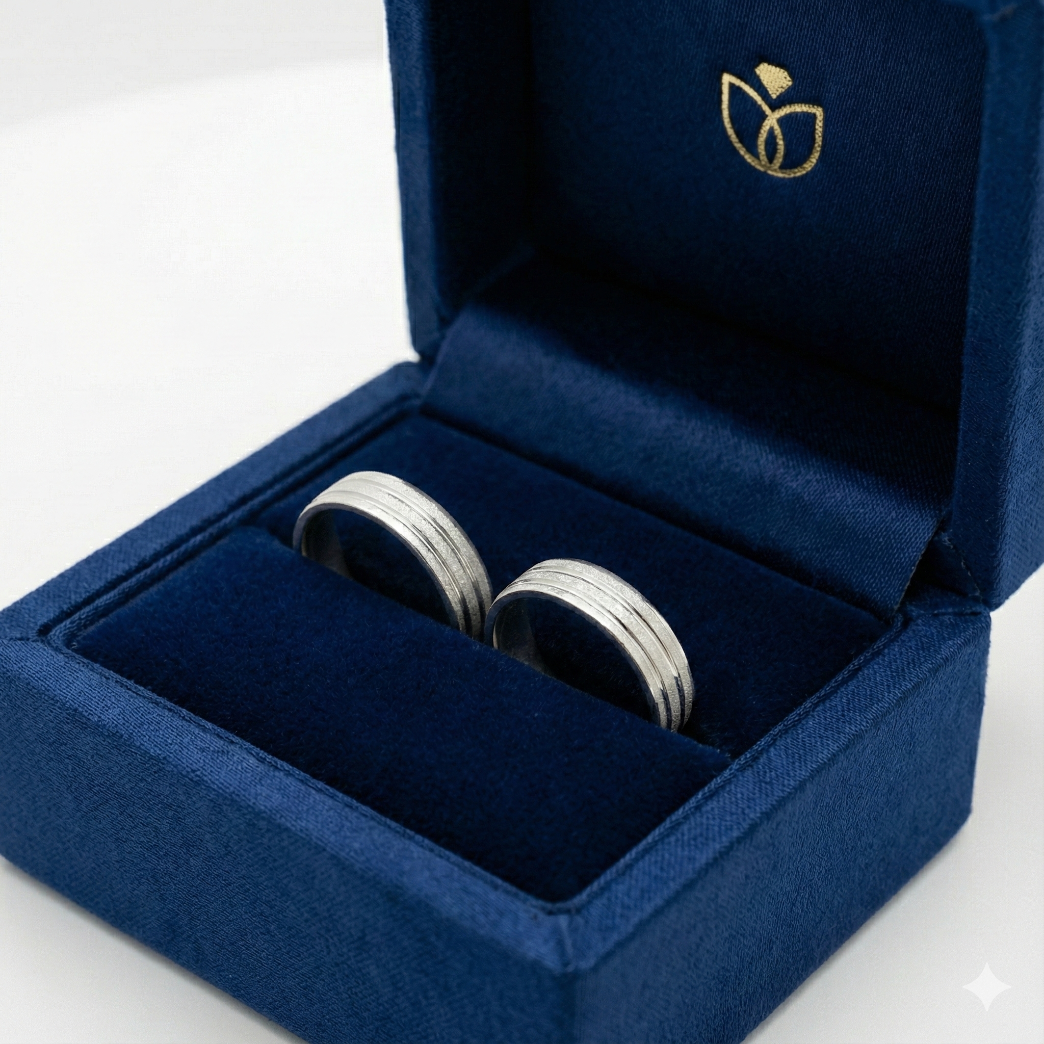 Argollas de Matrimonio Planas 4mm Facetada Modelo Linea Doble Plata Nacional