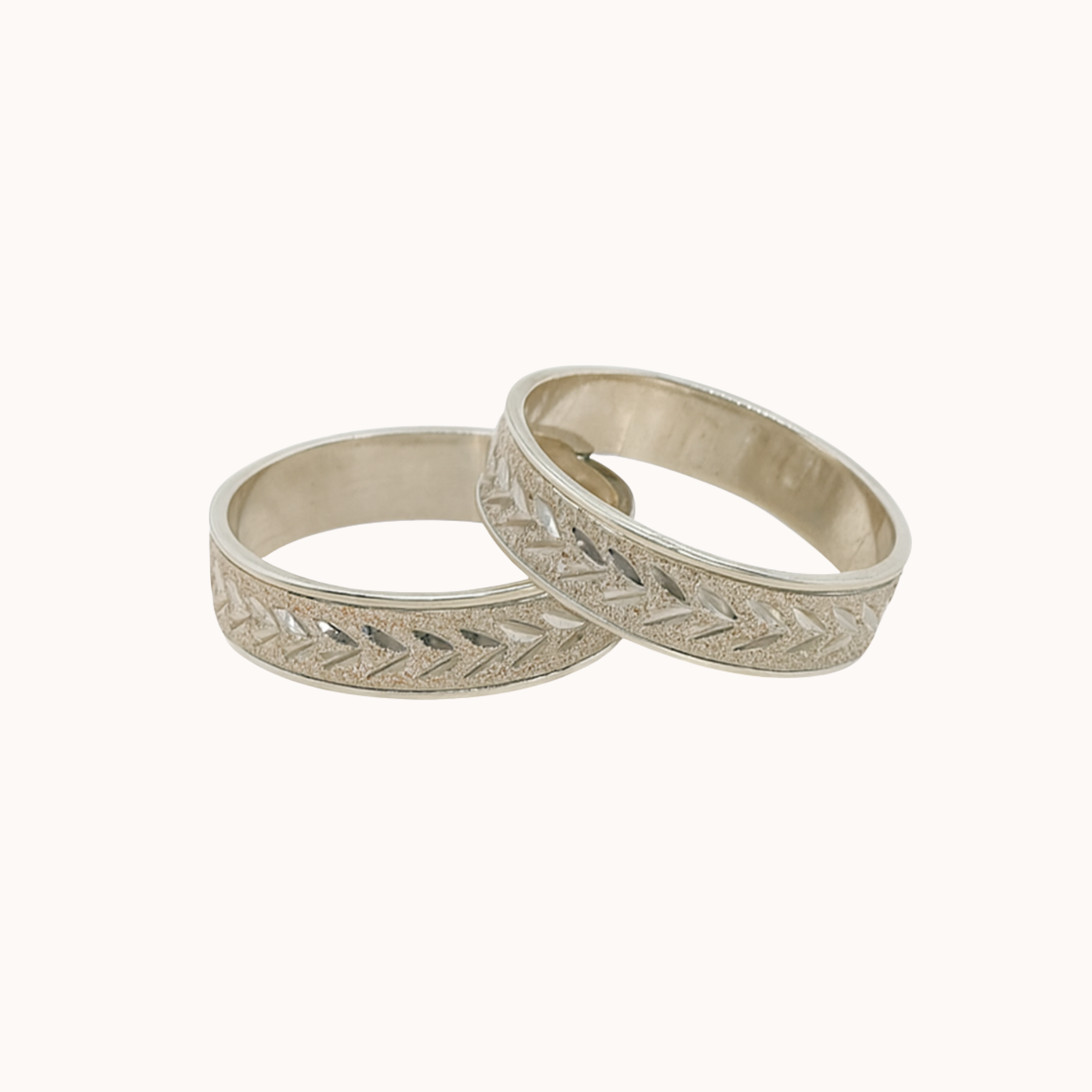 Argollas de Matrimonio Planas 4mm Facetada Modelo Espiga Continua Plata Nacional