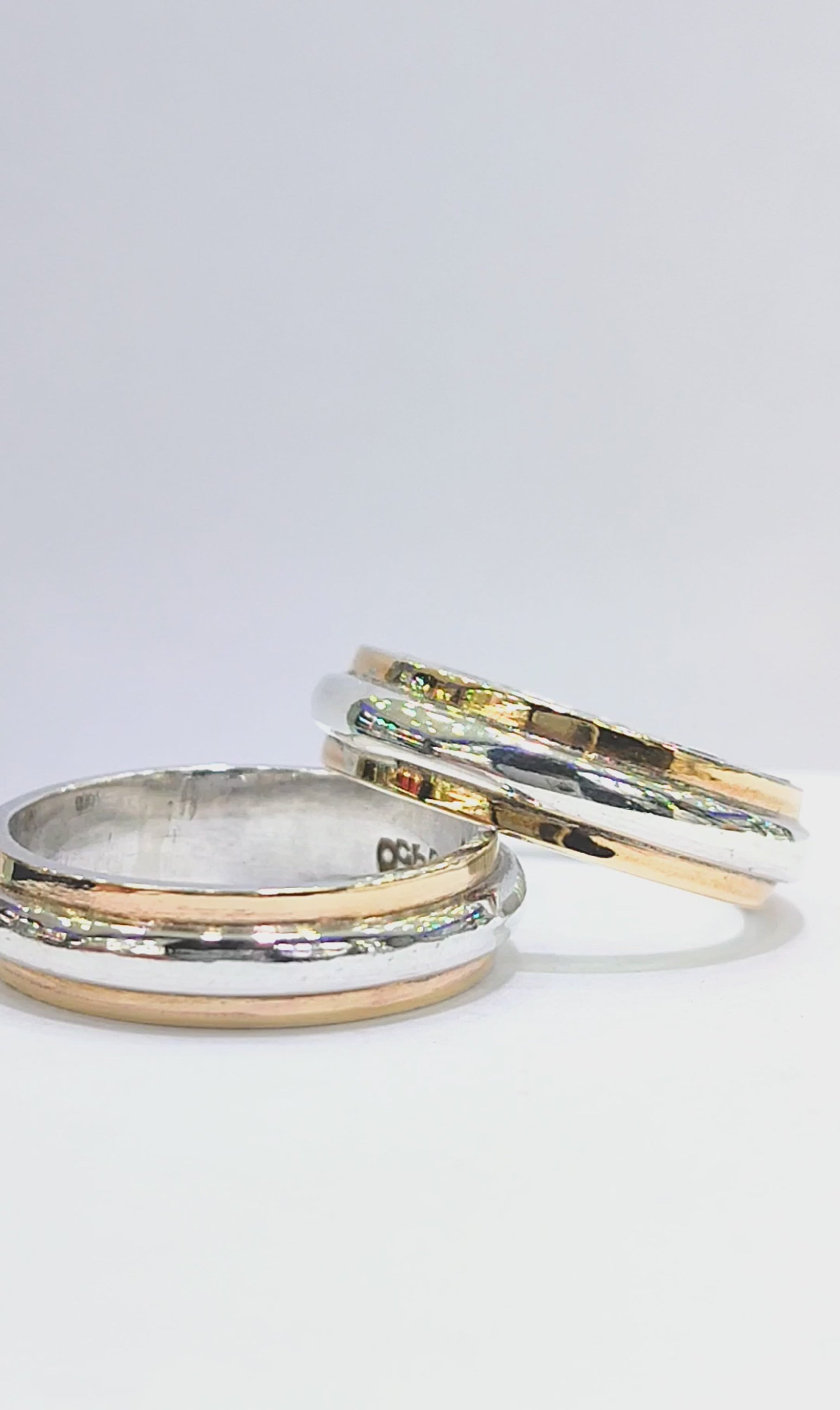 Argollas de Matrimonio Inglesas 5mm Plata Nacional con aplicaciones de Oro 14k