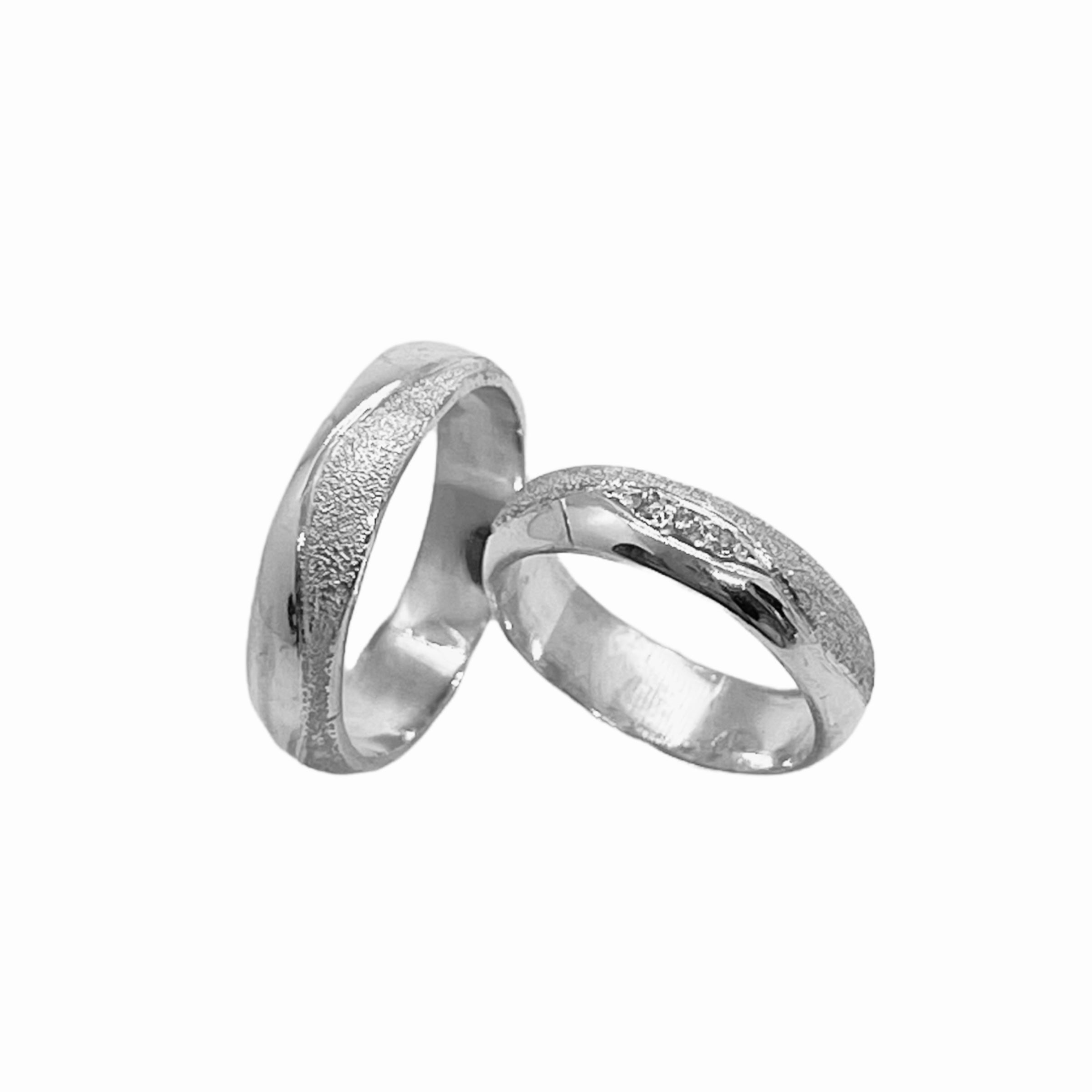 Argollas de Matrimonio Media Caña 4mm con Olas y Cristales Plata Nacional
