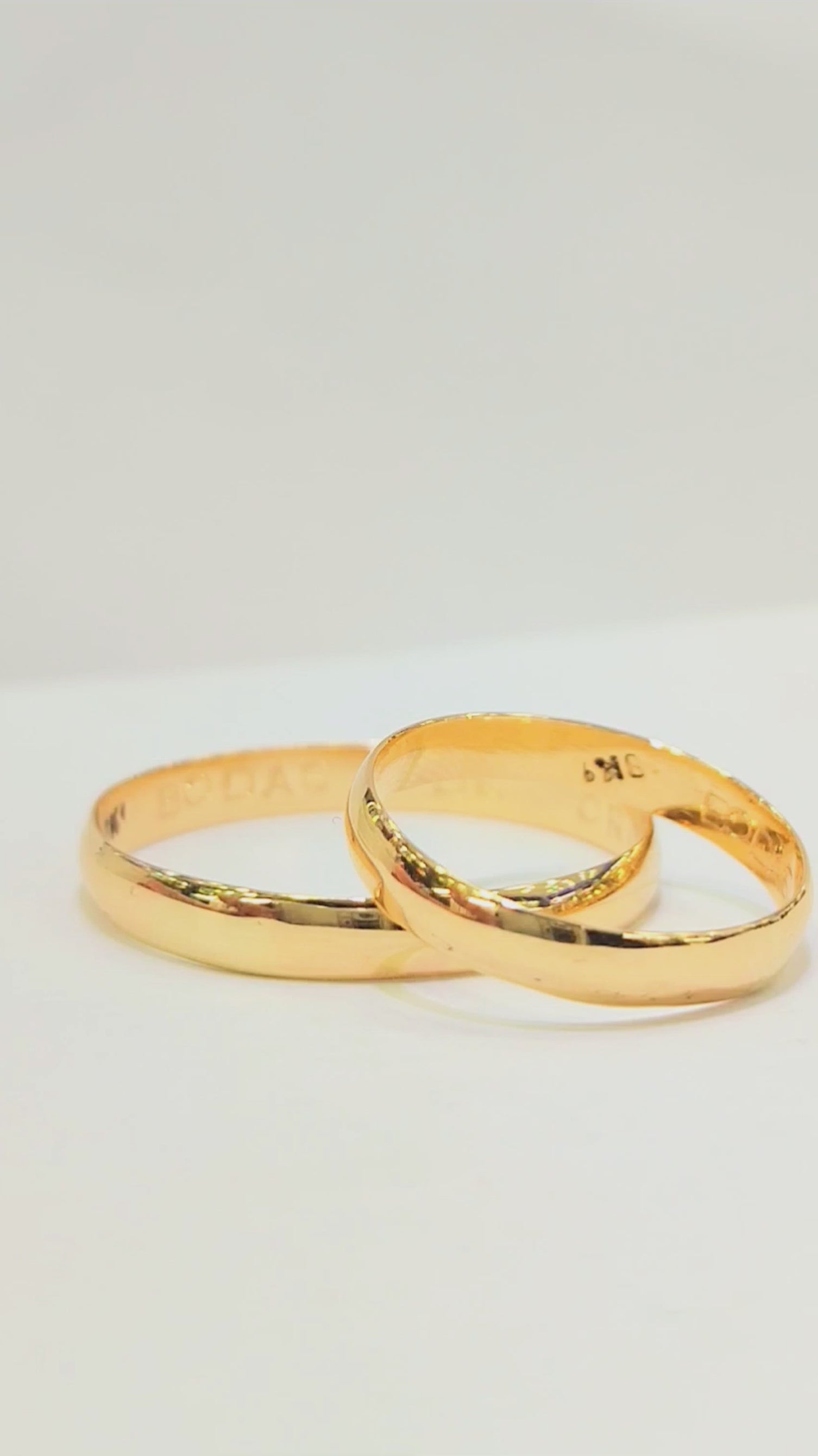 Argollas de Matrimonio Media Caña 3mm Oro 18k