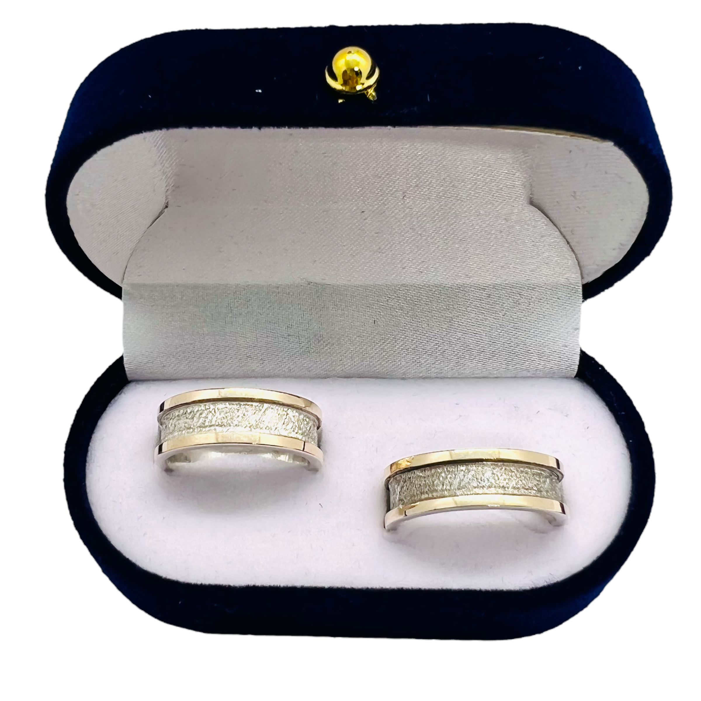 Argollas de Matrimonio Planas con Arenado 7mm Plata Nacional con aplicaciones de Oro 14k